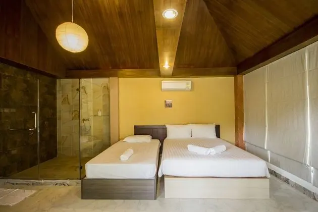 Family Room 8 Bed  Rooms