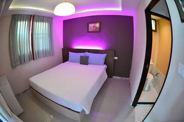 Family Room 8 Bed  Rooms