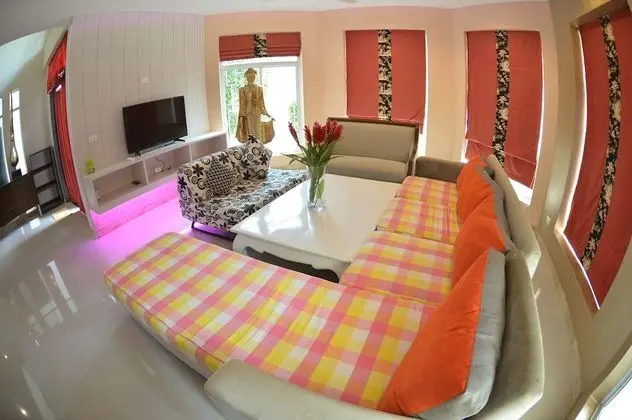 Family Room 8 Bed  Rooms