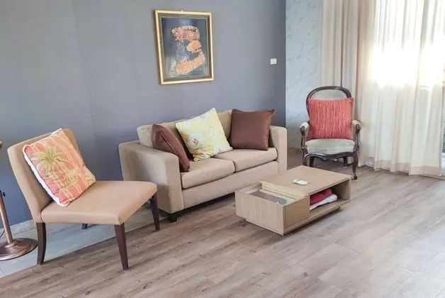 3 bedrooms villa and private pool with  jacuzzi