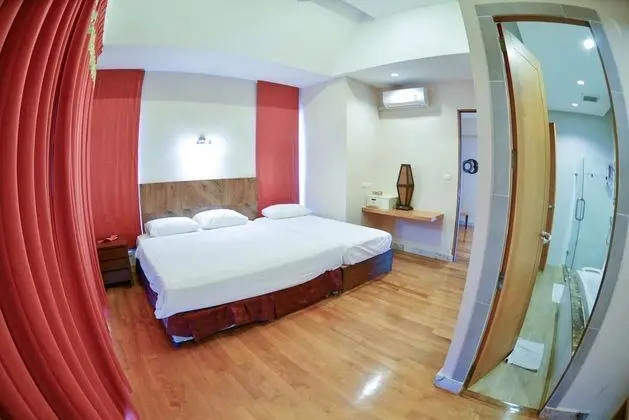 3 bedrooms villa and private pool with  jacuzzi