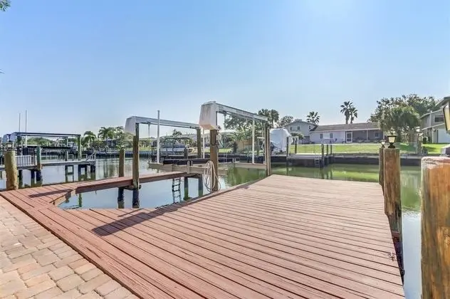 Ev (Tampa - Bay Crest)