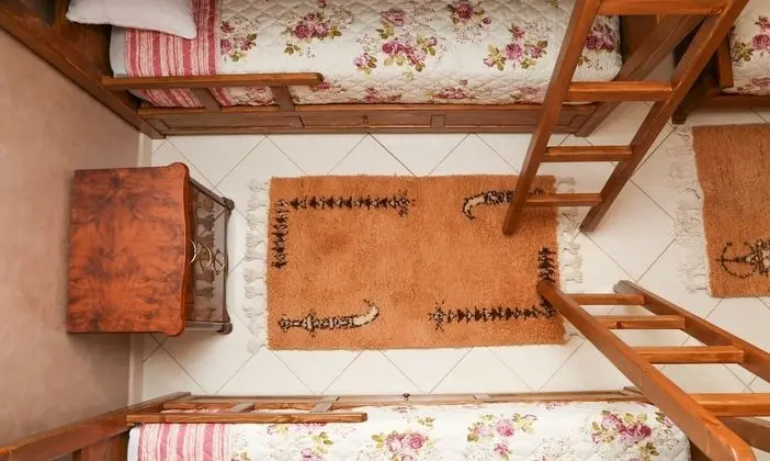 Ortak Ranzalı Oda, Karma Ranzalı Oda (5 Beds)