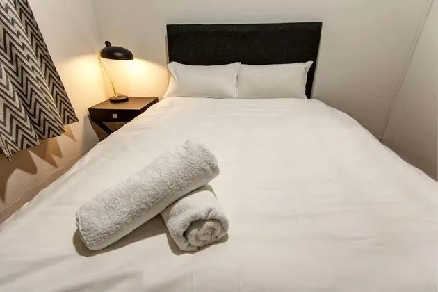 Tek Büyük Yataklı Oda, 1 Çift Kişilik Yatak, Ortak Banyo