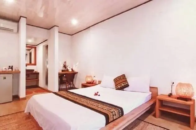 Double Room with Garden and Sea View 1