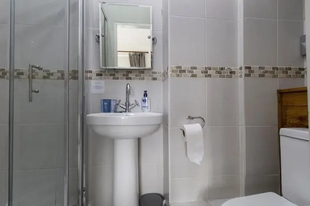 Tek Büyük Yataklı Oda, Banyolu/Duşlu (The Garden Room -Sleeps 2)