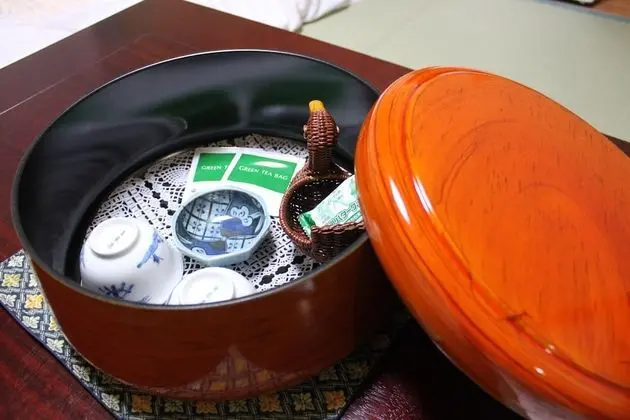 Traditional Oda, Sigara İçilmez (with Star Watch Guide Tour / Rainout)