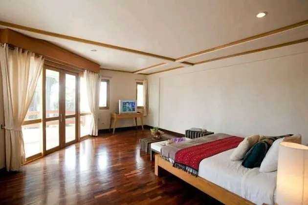 Coner Room