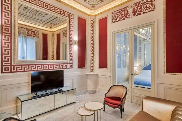 Deluxe Süit, Balkon (Salón Rojo)