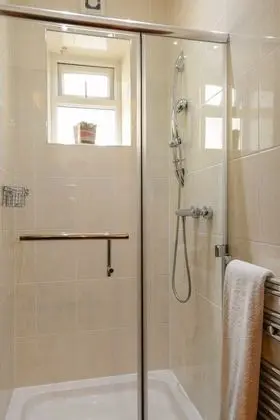 Standard Tek Büyük Yataklı Oda, Ortak Banyo