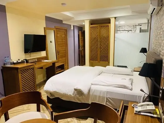 Deluxe Tek Büyük Yataklı Oda