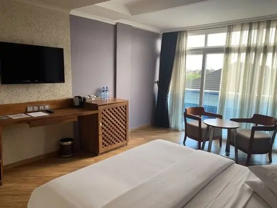 Deluxe Tek Büyük Yataklı Oda