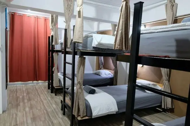 6 Bed Private Room