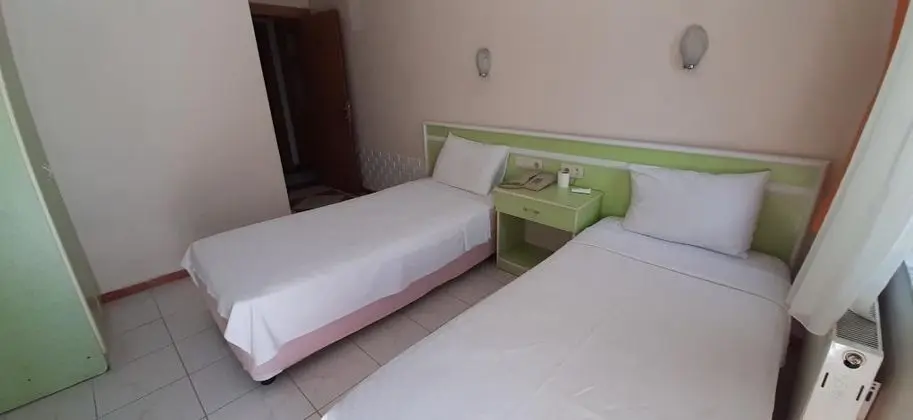 Ekonomik Tek Kişilik Oda, Bahçe Manzaralı, Balkonlu