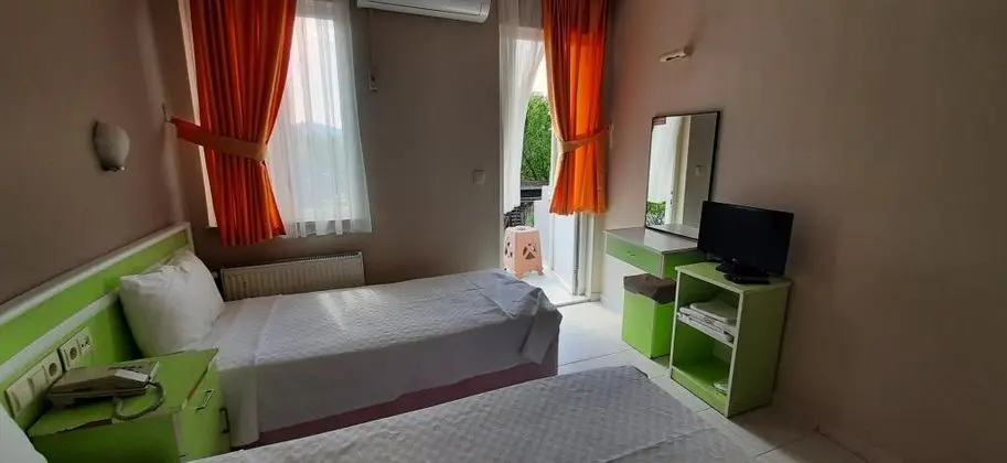 Standart Oda, Bahçe Manzaralı, Balkonlu
