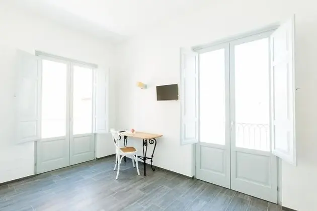 Tek Büyük veya İki Ayrı Yataklı Oda, Balkon