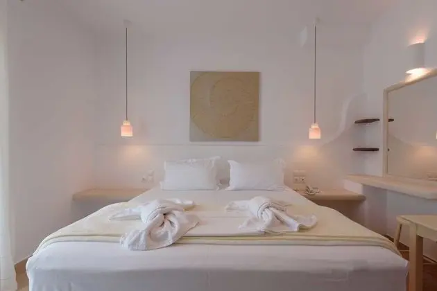 Üç Kişilik Oda, Deniz Manzaralı