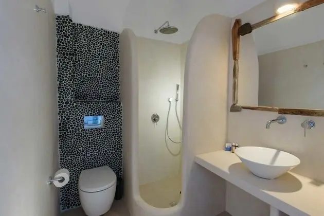 Üç Kişilik Oda, Deniz Manzaralı