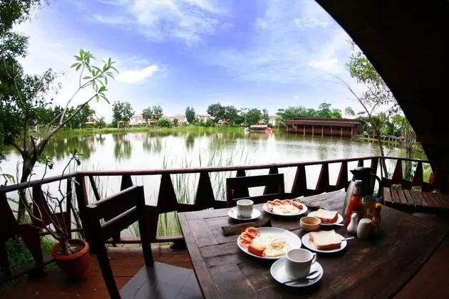Studio with Lake View