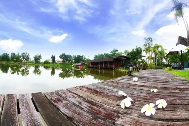 Twin Room with Lake View