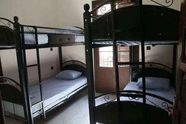 Dört Kişilik Oda, Ortak Banyo