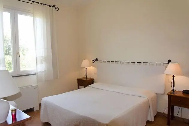 Büyük Yataklı Tek Kişilik Oda