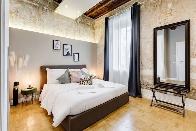 Classic Tek Büyük Yataklı Oda