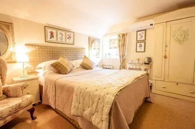 Deluxe Tek Büyük Yataklı Oda, Özel Banyo, Bahçe Manzaralı (The French Room)