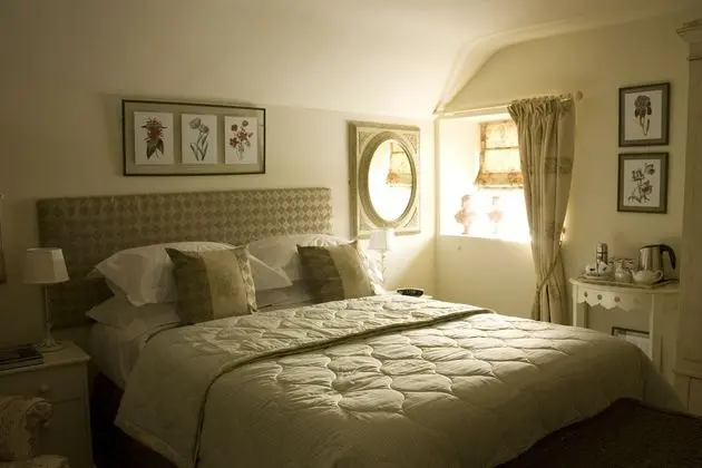 Deluxe Tek Büyük Yataklı Oda, Özel Banyo, Bahçe Manzaralı (The French Room)