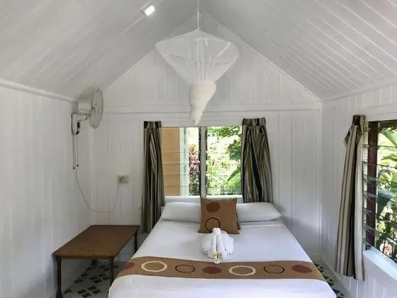 Basic Bungalov, Ortak Banyo