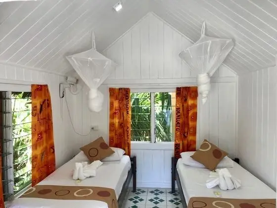 Basic Bungalov, Ortak Banyo