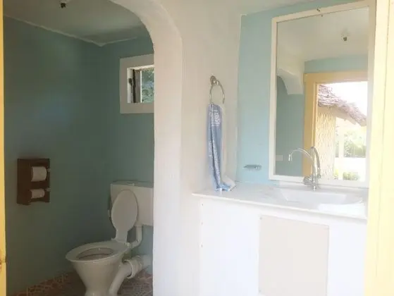 Basic Bungalov, Ortak Banyo