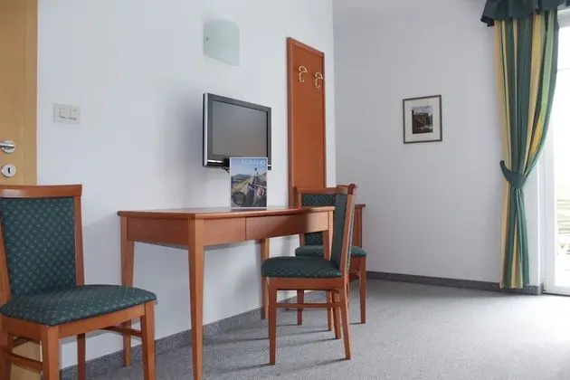 Basic Tek Büyük Yataklı Oda