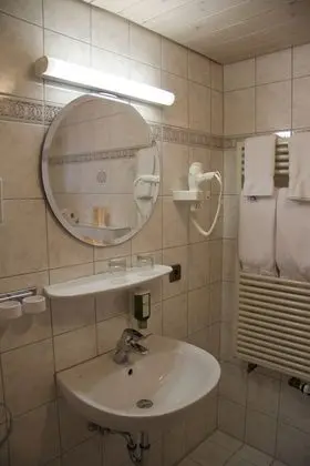 Tek Büyük Yataklı Oda, Sigara İçilmez