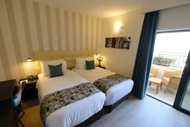 Superior Twin Bedroom