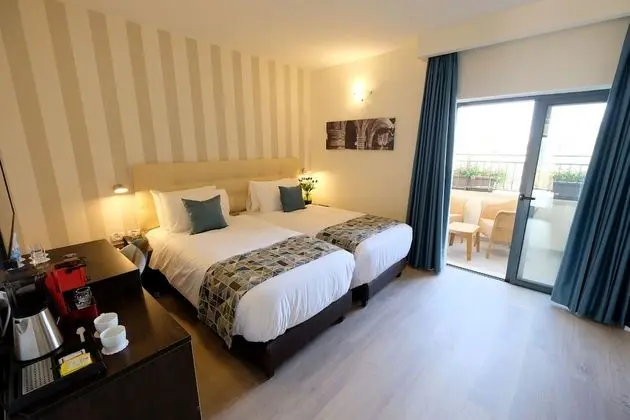 Superior Twin Bedroom