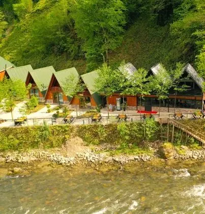 Superior, Nehir Manzaralı, Balkonlu
