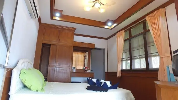Garden Bungalow
