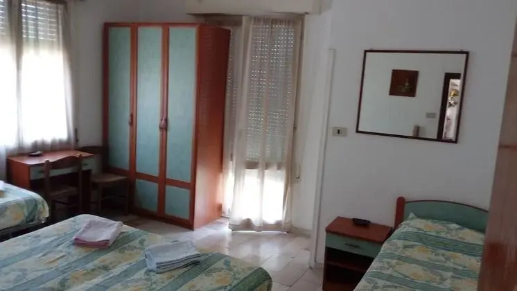 Tek Büyük Yataklı Oda, Balkon