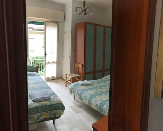 Üç Kişilik Oda, Balkon