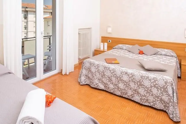 Üç Kişilik Oda