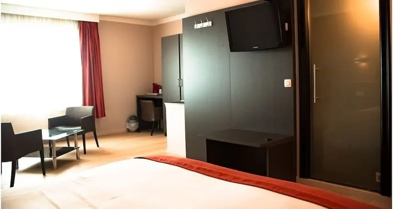 Üç Kişilik Oda