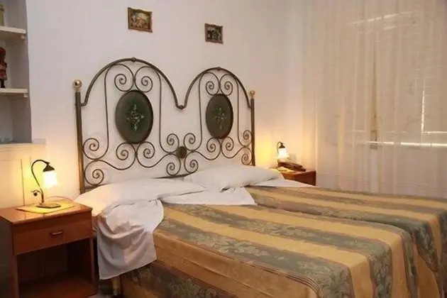 Standard Üç Kişilik Oda
