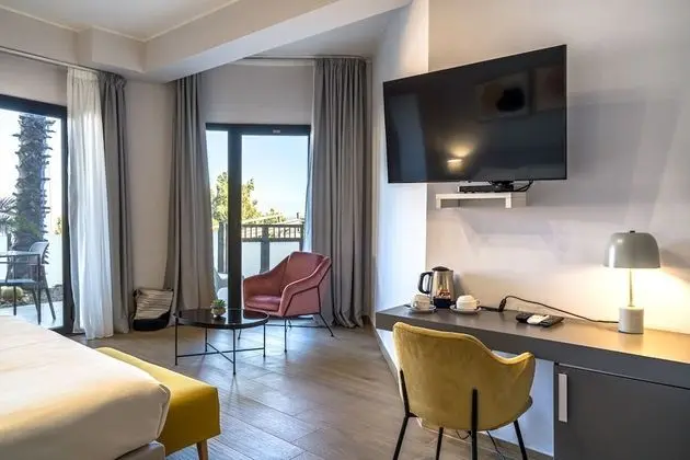Tek Büyük Yataklı Oda, Kısmi Deniz Manzaralı