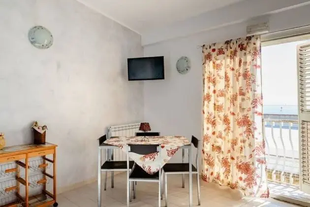 Odada yemek servisi