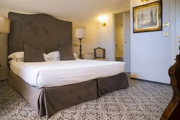 Superior Tek Büyük Yataklı Oda