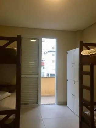 Quarto Masculino Compartilhado Com Varanda (4 Camas)