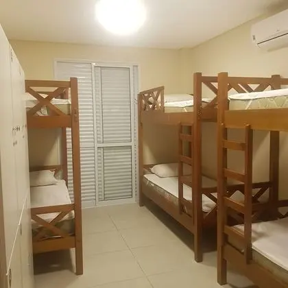 Quarto Misto Compartilhado com Varanda (6 camas)