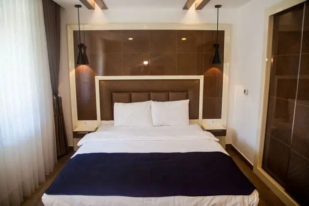 2+1 Suite Garden Floor