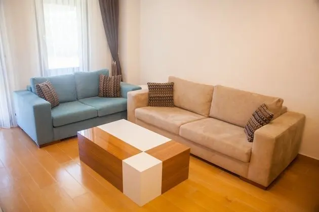 2+1 Suite Garden Floor
